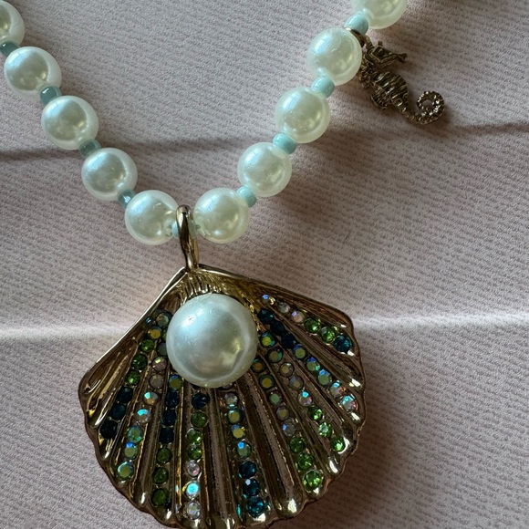Betsey Johnson Cruise Control Faux Pearl
Seashell & Seahorse Pendant Necklace - Picture 4 of 10